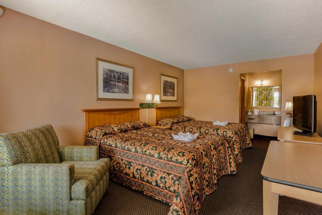 Bayside Inn Pinellas Park - Clearwater Екстериор снимка