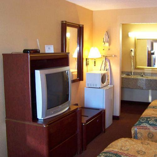 Bayside Inn Pinellas Park - Clearwater Стая снимка