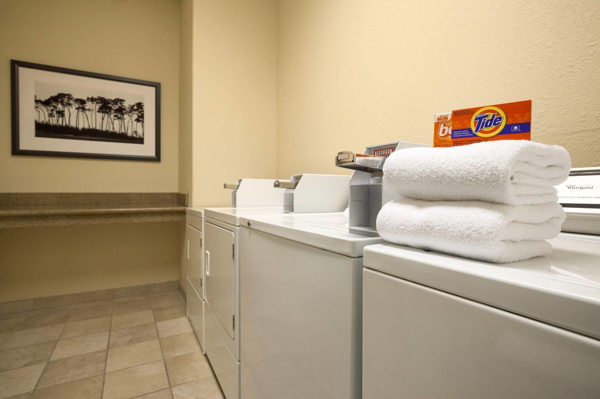 Bayside Inn Pinellas Park - Clearwater Екстериор снимка