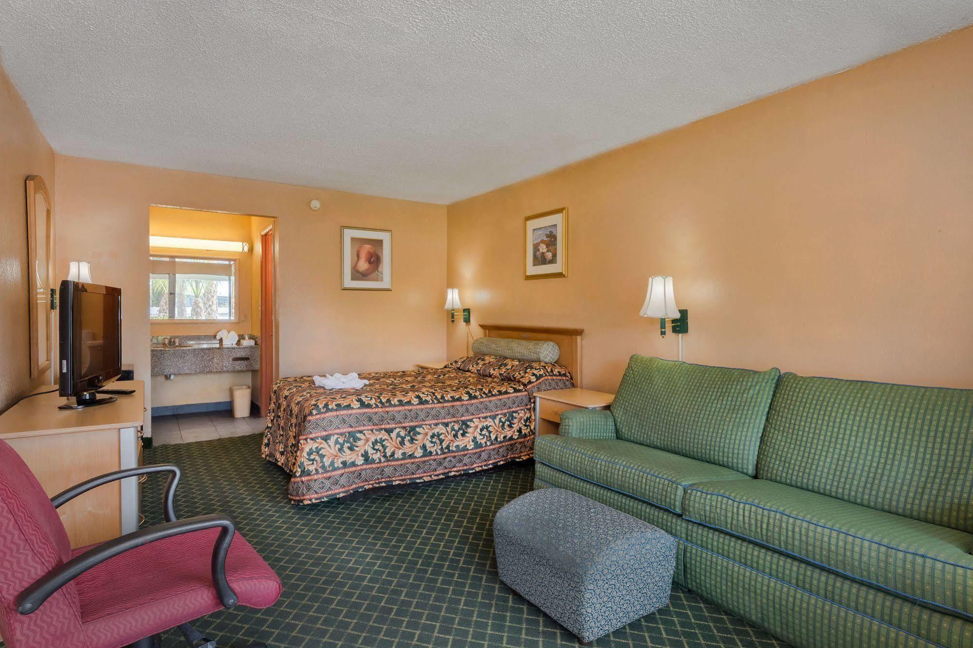 Bayside Inn Pinellas Park - Clearwater Екстериор снимка