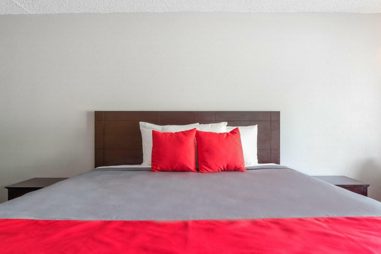Bayside Inn Pinellas Park - Clearwater Екстериор снимка